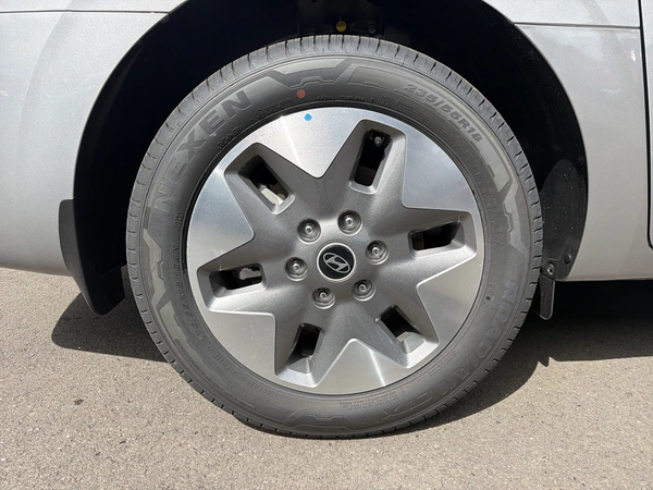 2025 Hyundai Staria Auto 2WD Front Wheel Drive Sports Automatic