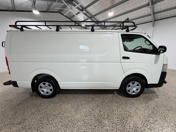 2017 Toyota Hiace DX Rear Wheel Drive Manual