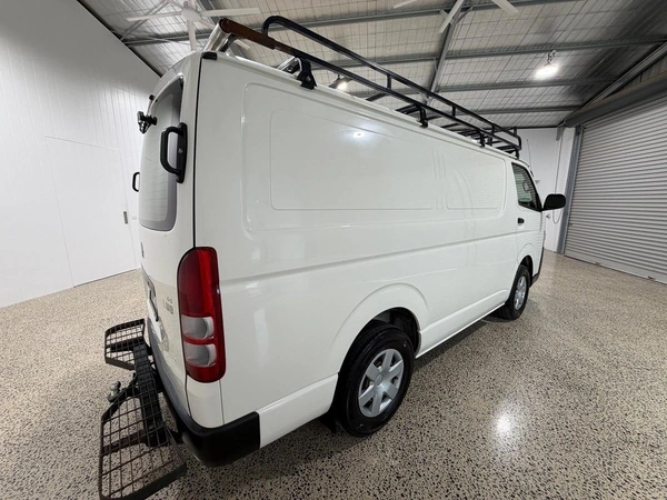 2017 Toyota Hiace DX Rear Wheel Drive Manual